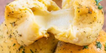 Cheesy Garlic Bombs