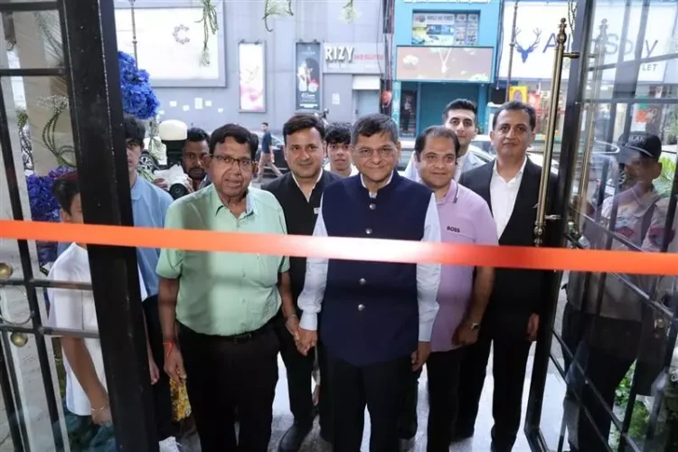 Gandaram Jewellers Expands with New Showroom in Noida