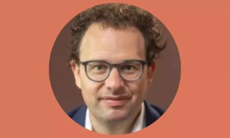 Anthropic CEO Predicts AI's Impact on Entry-Level Jobs Within Five Years