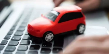 Understanding the Differences Between Cashless and Reimbursement Car Insurance Claims