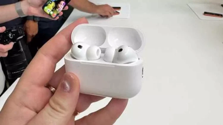 Apple Launches AirPods Pro 3 Featuring U2 Chip and New Health Tools