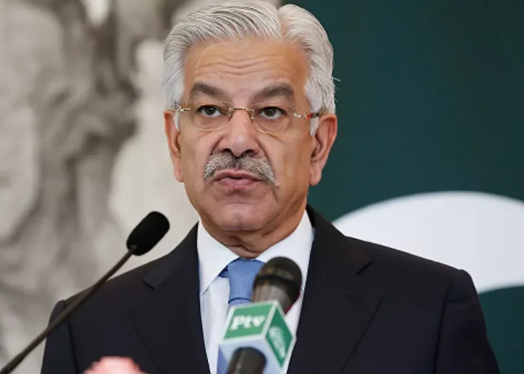 Pakistan Defence Minister Criticizes US Leaders on Bribery Allegations