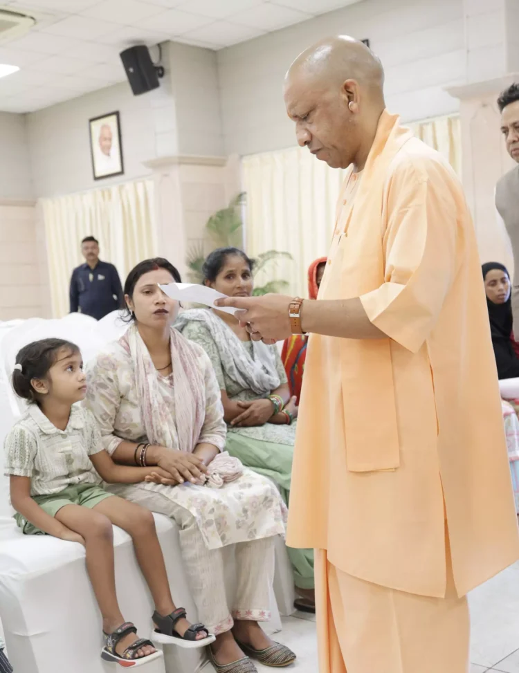 Chief Minister Helps Cancer Patient During Navratri Festival