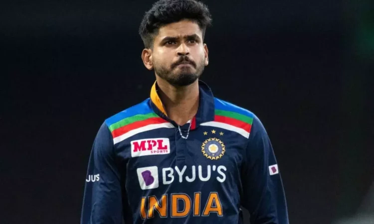 Shreyas Iyer Admitted to Hospital Following Spleen Injury in Sydney Shreyas Iyer Admitted to Hospital Following Spleen Injury in Sydney