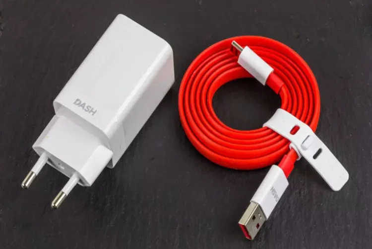 Apple Adjusts Charging Speeds for iPhone Air and Pro Models