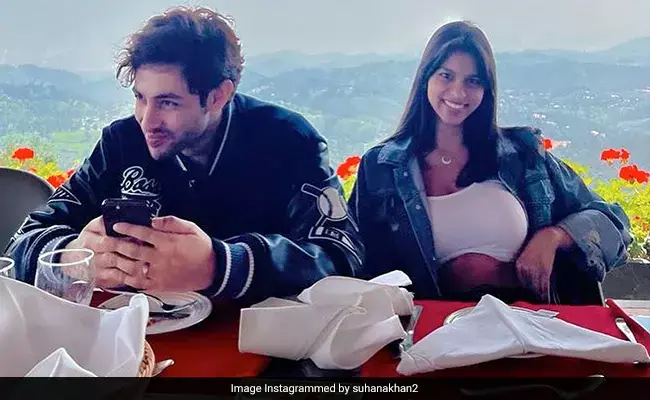 Suhana Khan and Agastya Nanda Dance Together at Diwali Event Suhana Khan and Agastya Nanda Dance Together at Diwali Event