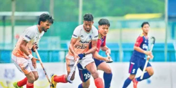 India secures a 2-1 victory over Malaysia to reach finals