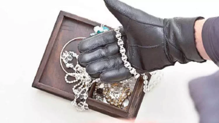 Police Arrests Woman for Alleged Gold Ring Theft Police Arrests Woman for Alleged Gold Ring Theft