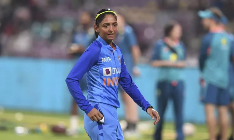 Harmanpreet Kaur's Heartfelt Gesture Towards Jay Shah After World Cup Victory Harmanpreet Kaur's Heartfelt Gesture Towards Jay Shah After World Cup Victory
