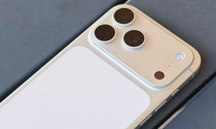 iPhone 18 Pro Max May Become Apple’s Heaviest Model Yet