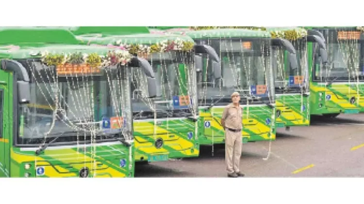 Delhi Chief Minister launches e-buses and testing station Delhi Chief Minister launches e-buses and testing station