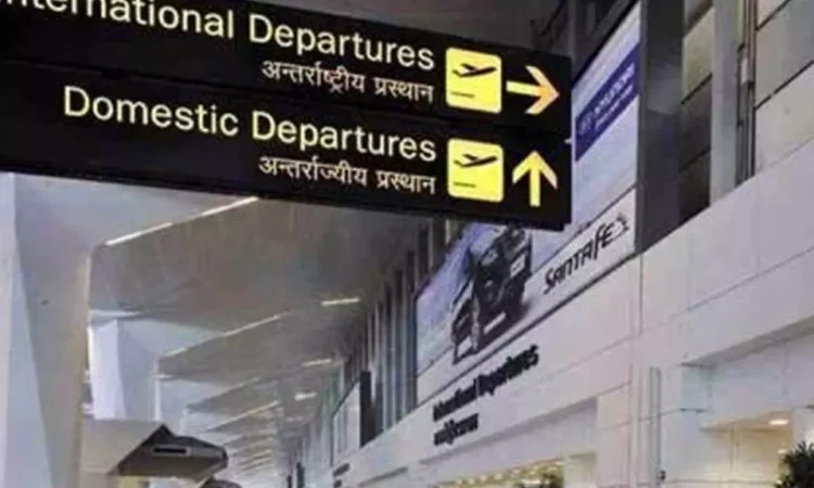 Delhi Airport Experiences Significant Disruptions Due to ATC System Failure Delhi Airport Experiences Significant Disruptions Due to ATC System Failure
