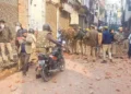 Two police officers injured during stone throwing in Etah