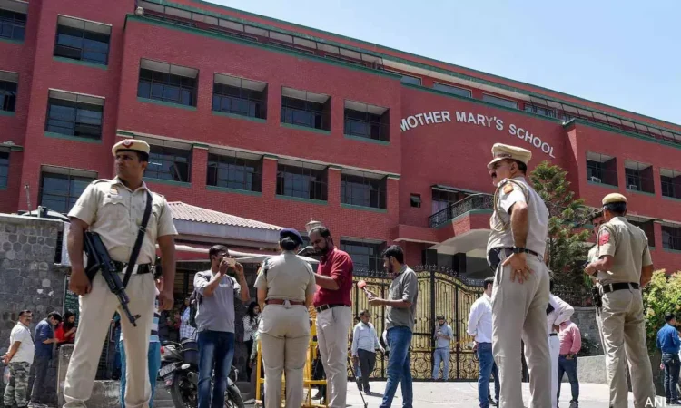 Delhi Schools Receive Bomb Threat Emails Prompting Security Response