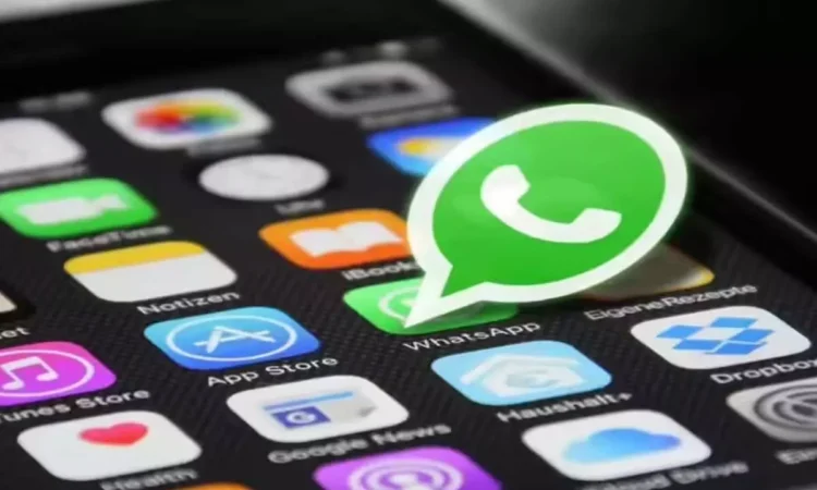 WhatsApp Revitalizes Classic ‘About’ Notes with a Fresh Look